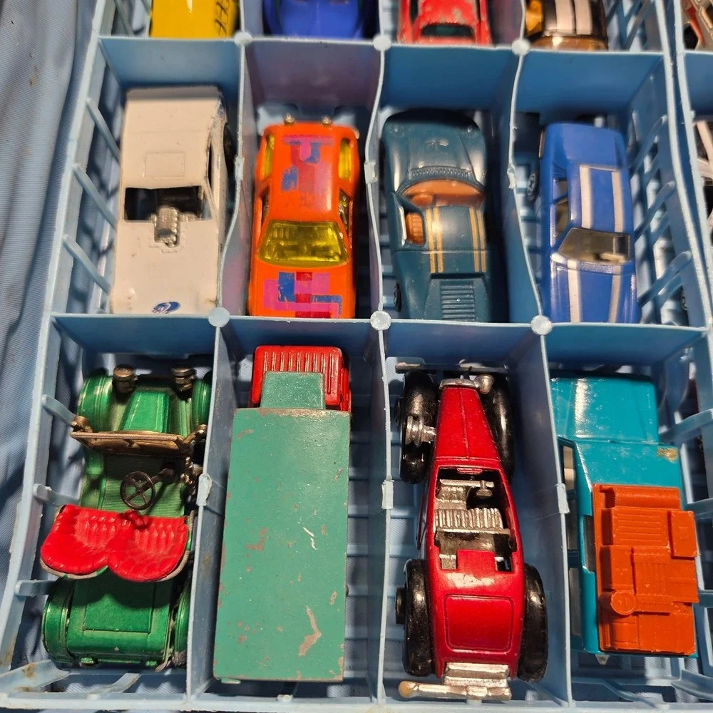 Vintage 1983 Matchbox Carry Case Blue Vinyl with 24 Hot Wheels Matchbox Cars Lot